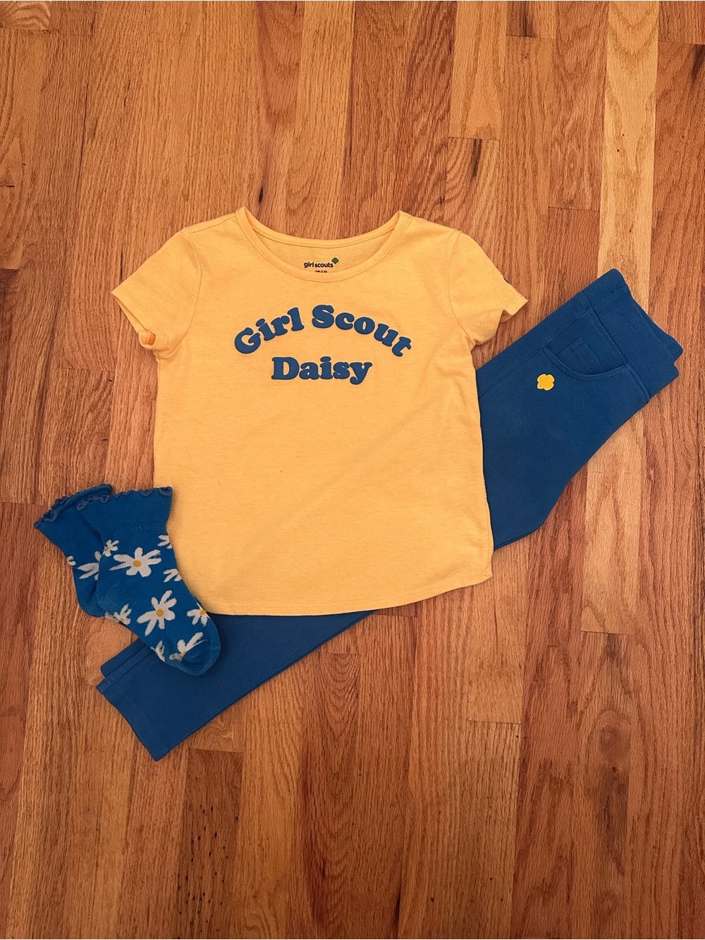 Girl Scout Size 6 XS Daisy Yellow Tee & Blue Pants Set GSA Flower Socks Uniform